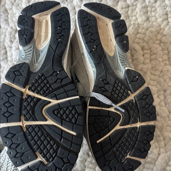 New Balance 2002R - Picture 5 of 7